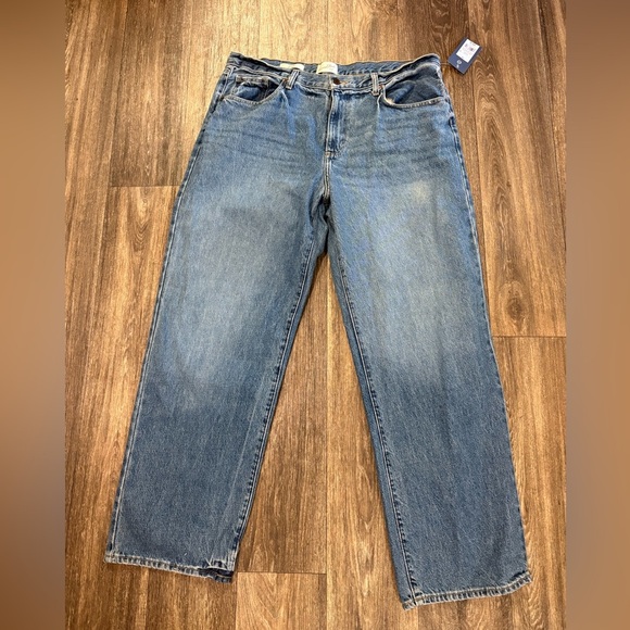 Target Universal Threads 90s Baggy Medium Light Wash Jeans 16R - Picture 1 of 9